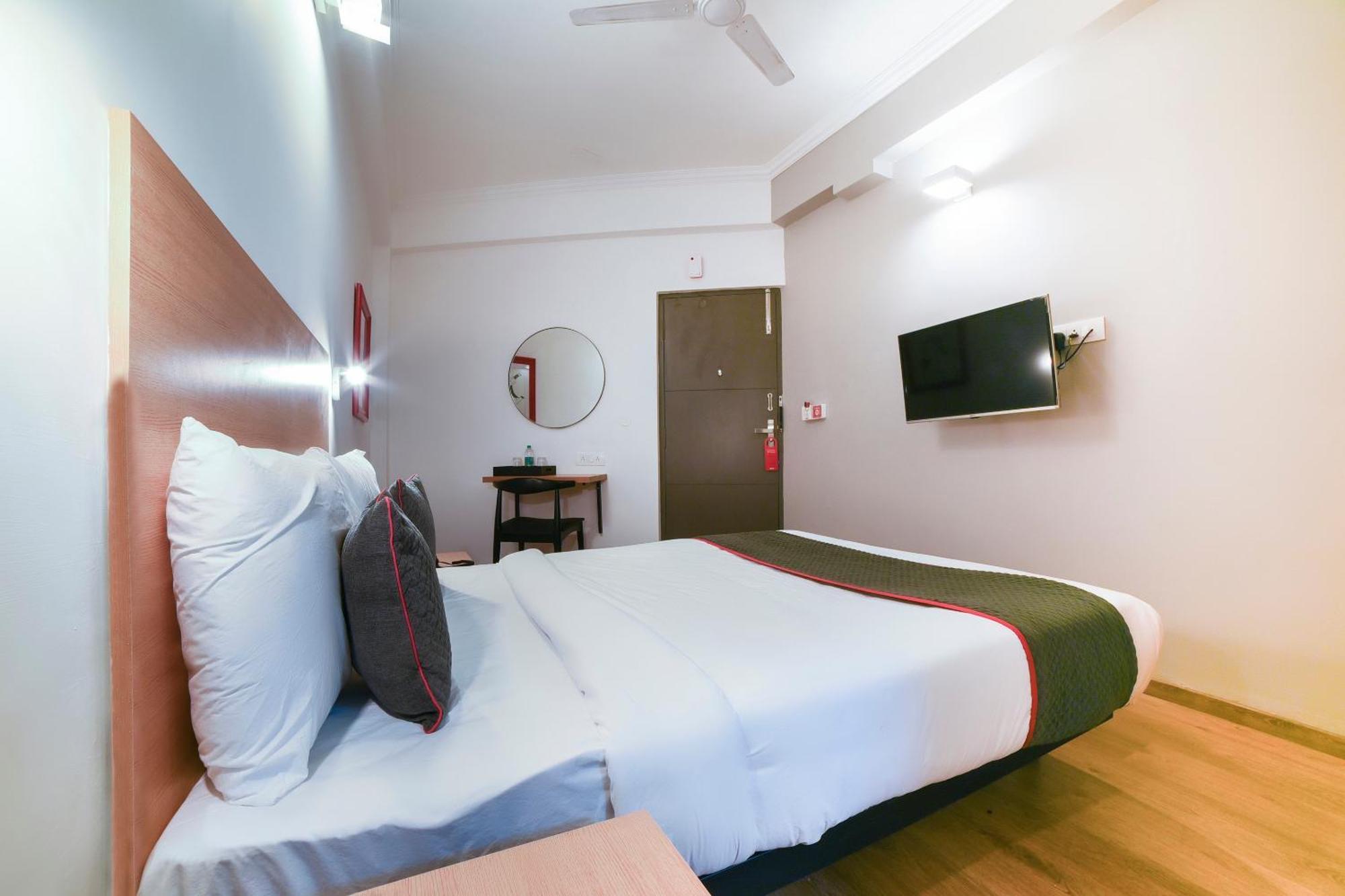 Hotel Collection O Vadapalani à Chennai Extérieur photo